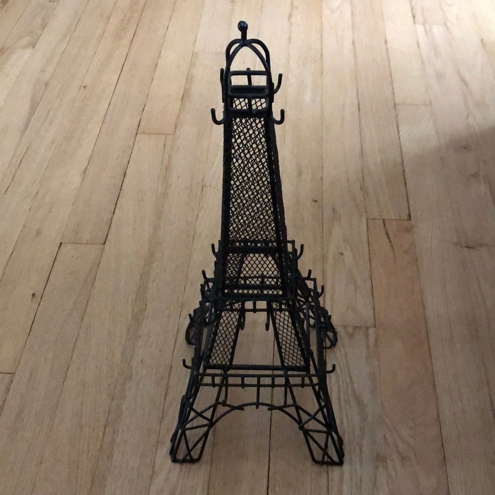 Eiffel tower jewelry holder